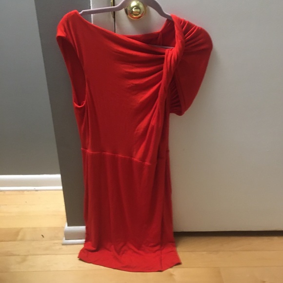 Trina Turk Raven Bodycon Dress Red Twist Shoulder Cocktail Midi Asymmetric 10 - Picture 2 of 7